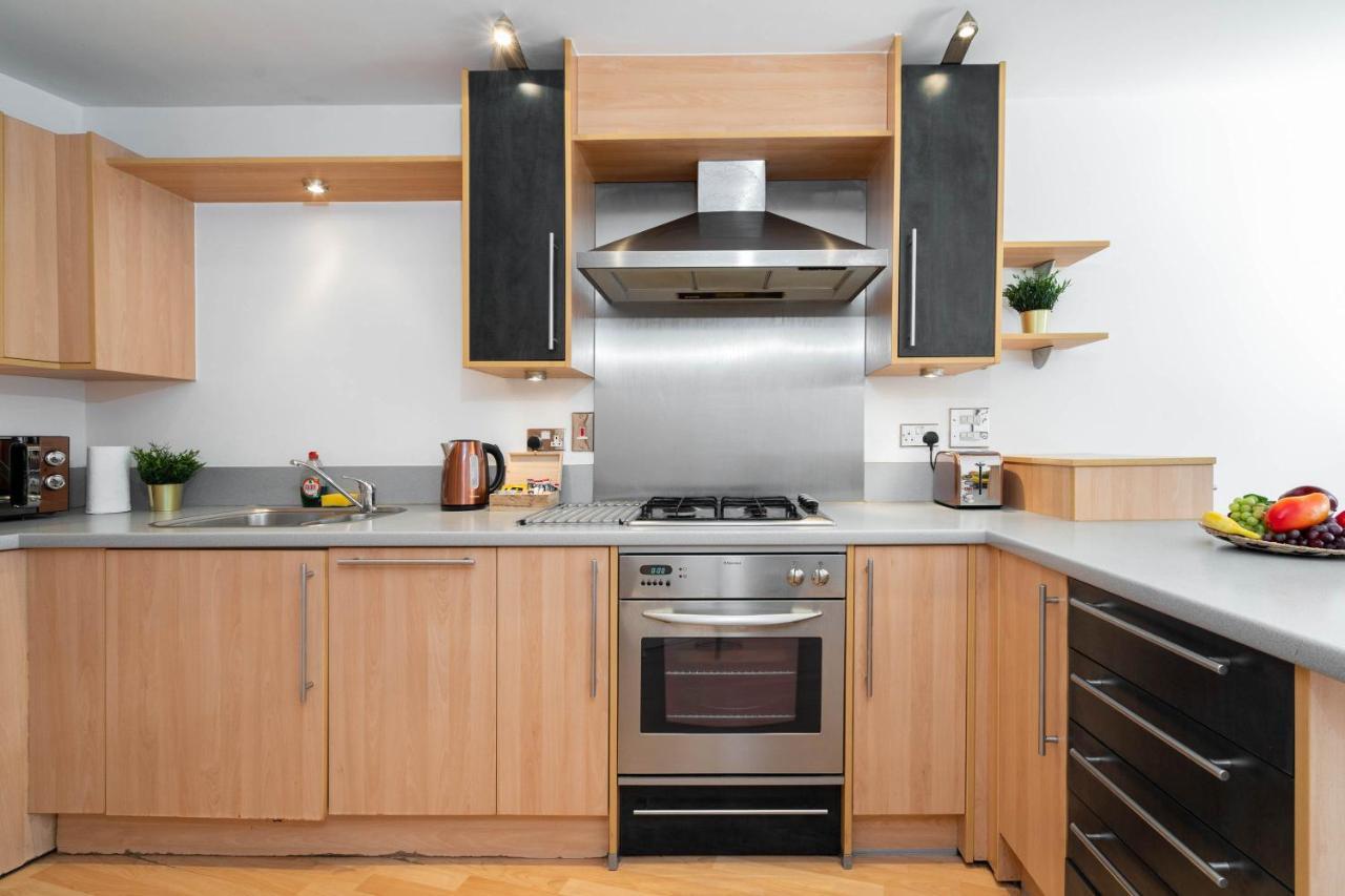 City Centre - Two Bedroom Apartment - Juliet Balcony - Secure Parking - Wifi - Smart Tv Birmingham Exteriör bild