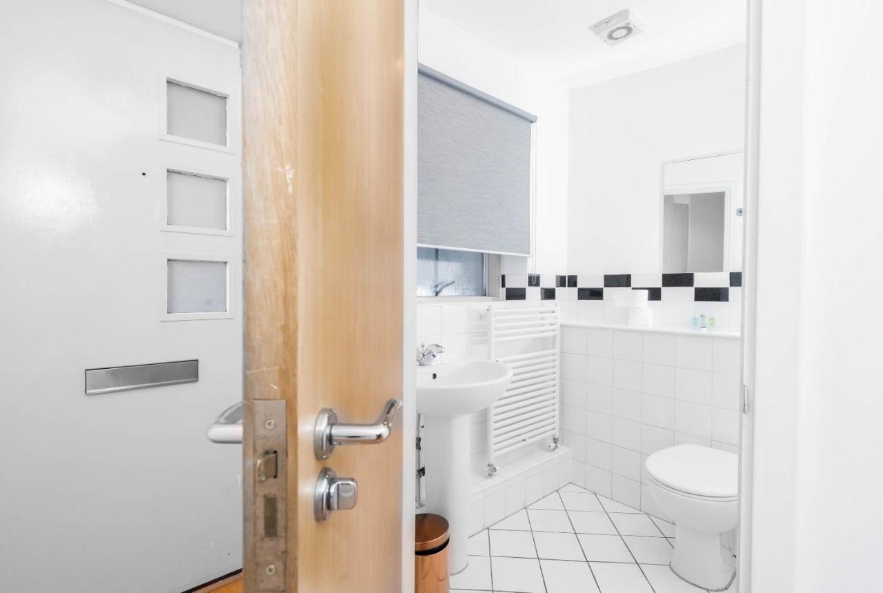 City Centre - Two Bedroom Apartment - Juliet Balcony - Secure Parking - Wifi - Smart Tv Birmingham Exteriör bild