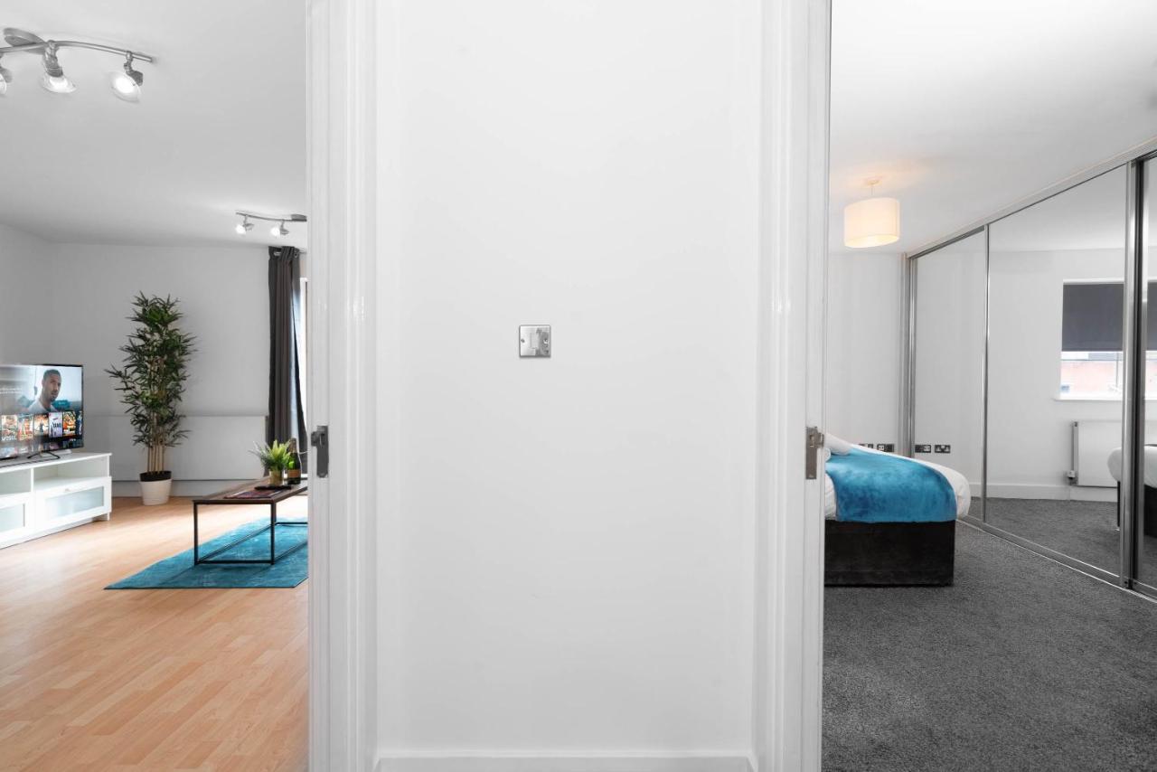 City Centre - Two Bedroom Apartment - Juliet Balcony - Secure Parking - Wifi - Smart Tv Birmingham Exteriör bild